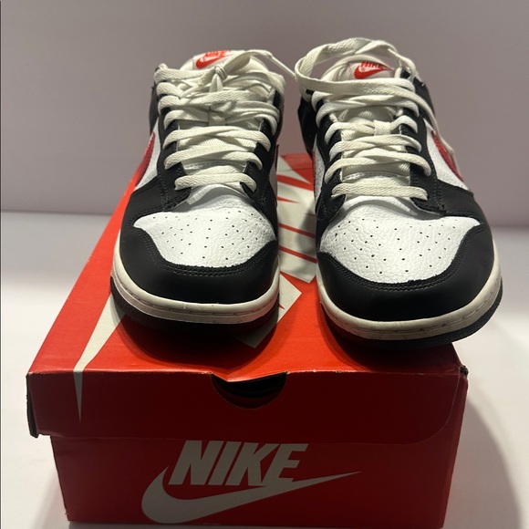 Nike Men's Black, White, and Red Sneakers dunk low retro - Picture 2 of 4